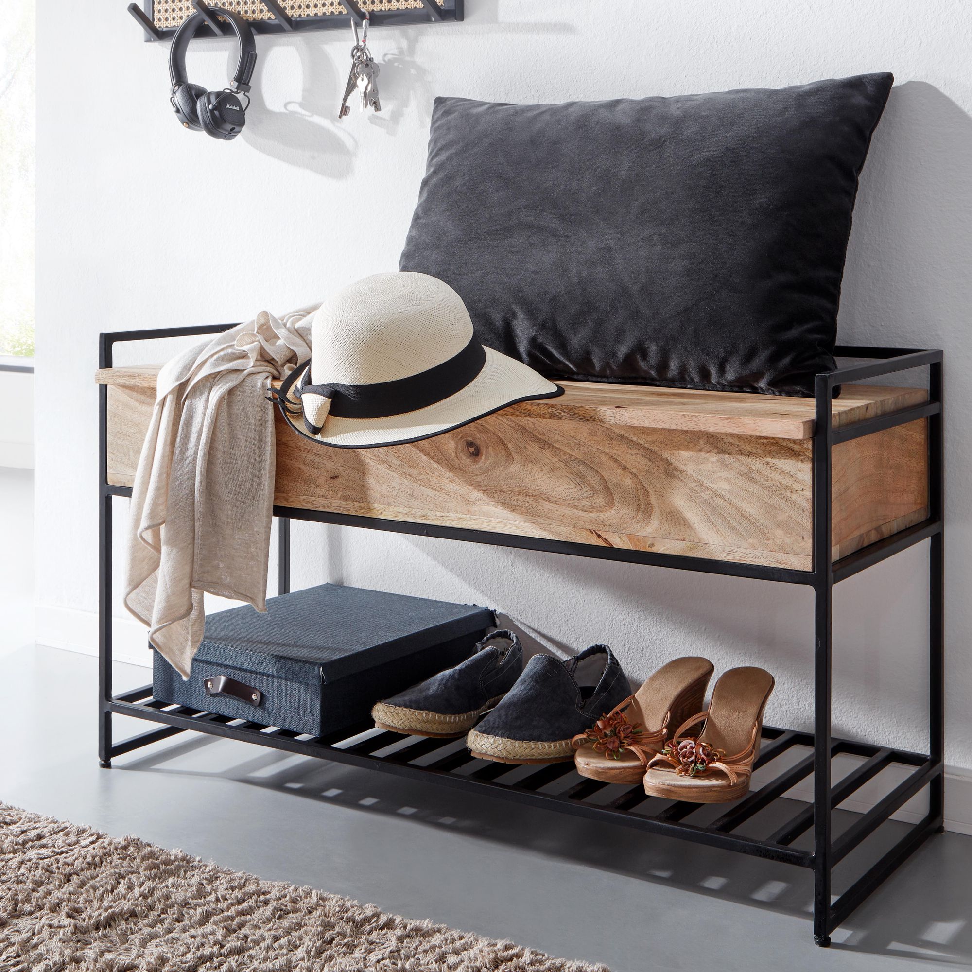 Banc de rangement en bois massif de manguier et métal | Brun clair et noir | 90x52x38 cm Banc de rangement en bois massif de manguier et métal | Brun clair et noir | 90x52x38 cm