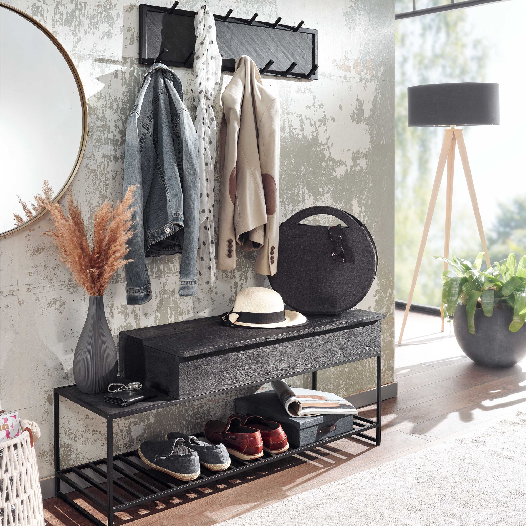 Banc d'entrée avec patère murale Bois massif de manguier Noir | 110x48,5x37 cm | Style industriel Banc d'entrée avec patère murale Bois massif de manguier Noir | 110x48,5x37 cm | Style industriel