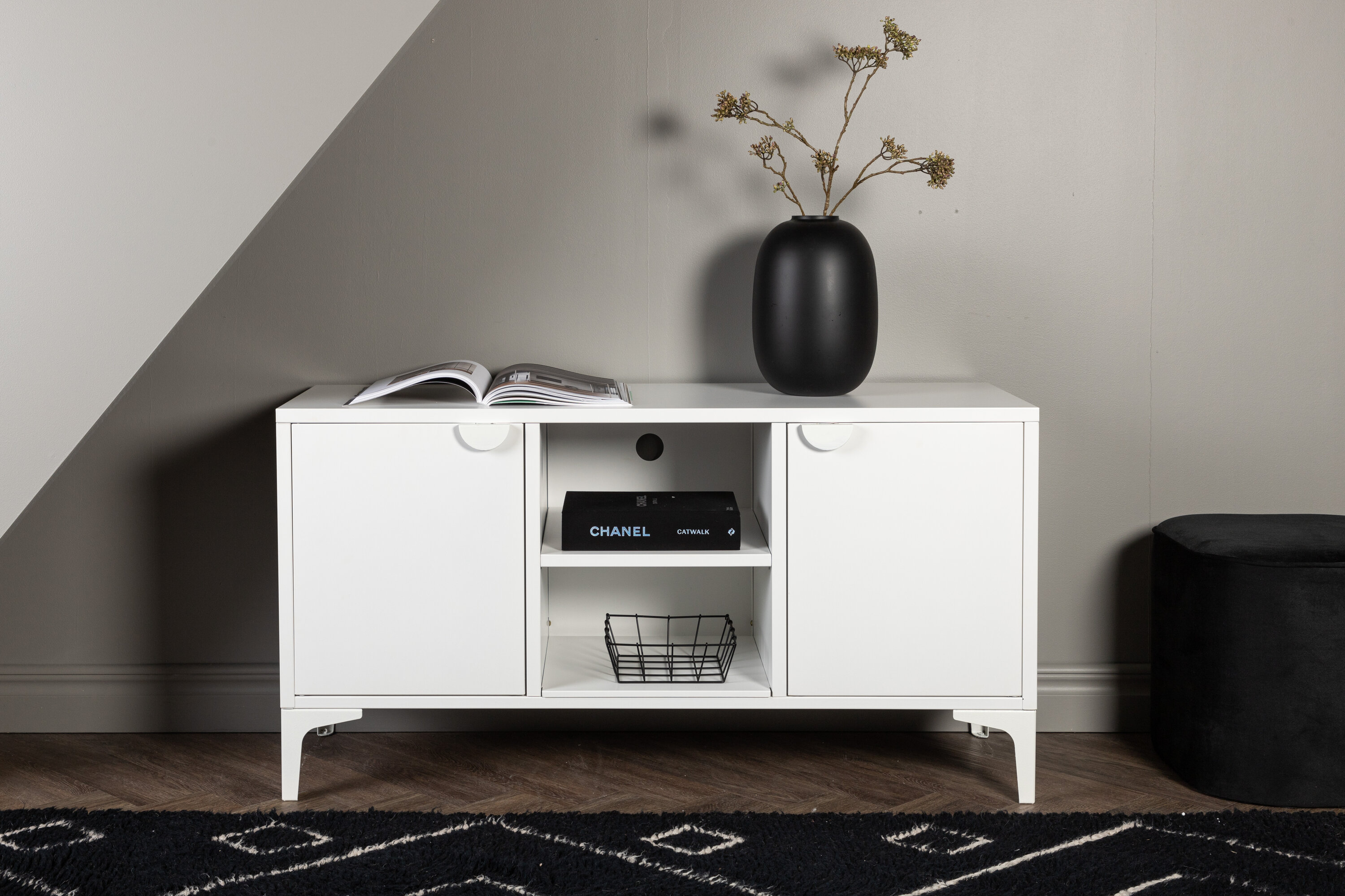 Piring TV Stand
